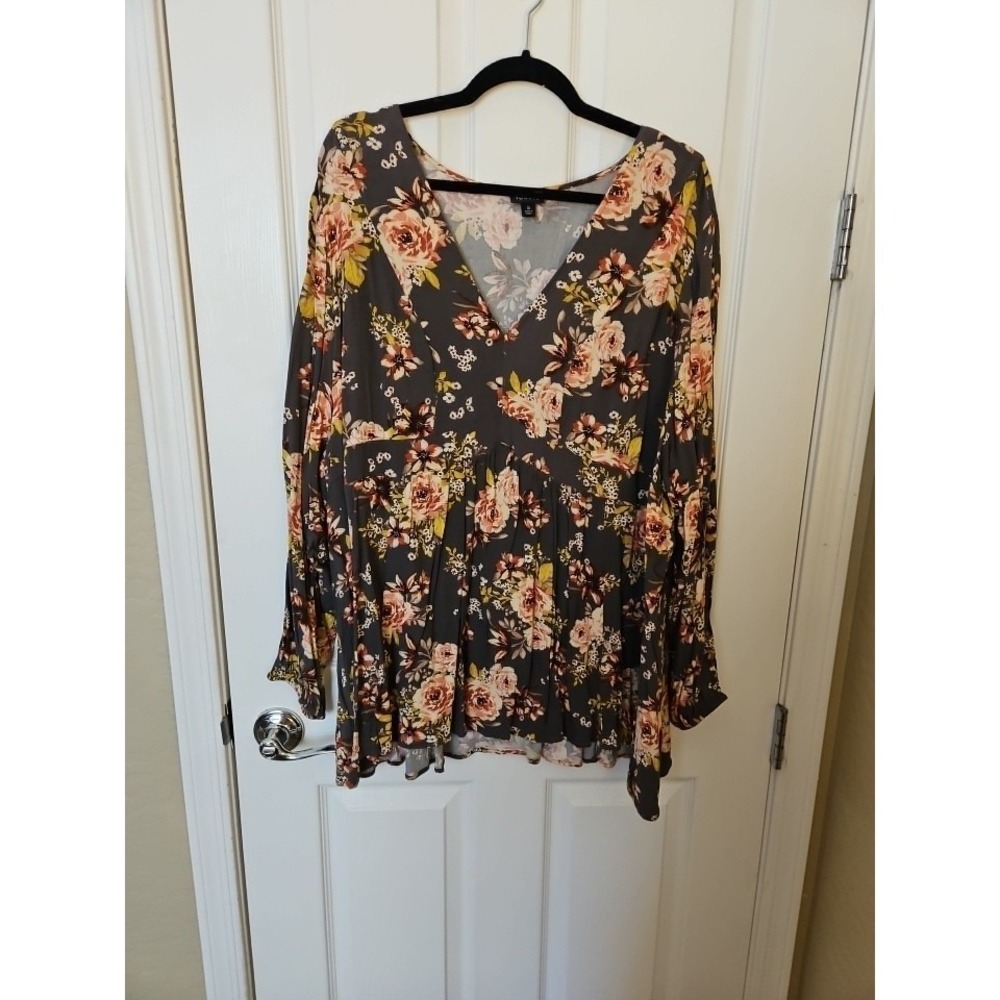 Torrid Babydoll Floral on Gray Boho Long Sleeve V-Neck Empire Waist Top Plus 5X
